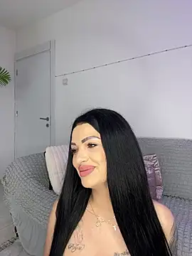 Snapshot of IrisRossie chatting on May 13, 2026, 5:16 am IrisRossie online show from May 13, 2026, 5:16 am