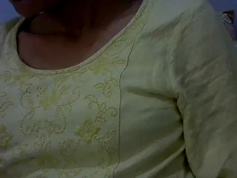 Snapshot of mayra89 chatting on February 25, 2026, 8:40 pm mayra89 online show from February 25, 2026, 8:40 pm