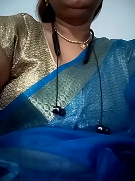 Snapshot of Neha-Bhabhi-Rasily chatting on October 19, 2025, 9:37 pm Neha-Bhabhi-Rasily online show from October 19, 2025, 9:37 pm
