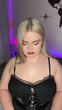 April Vancee online show from December 4, 2025, 4:27 pm