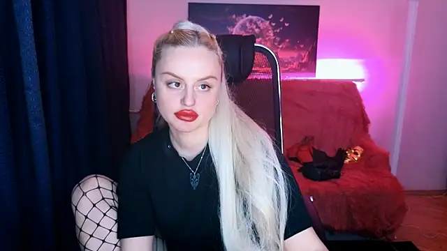 Miss Alice Silver online show from March 18, 2025, 7:42 pm