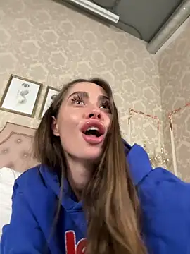 Snapshot of Amanda_River chatting on March 7, 2025, 7:30 am Amanda River online show from March 7, 2025, 7:30 am