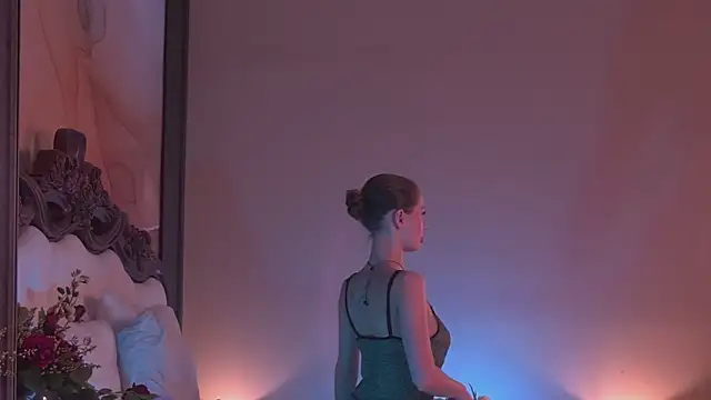 Snapshot of Amanda_River chatting on November 5, 2025, 7:03 pm Amanda River online show from November 5, 2025, 7:03 pm