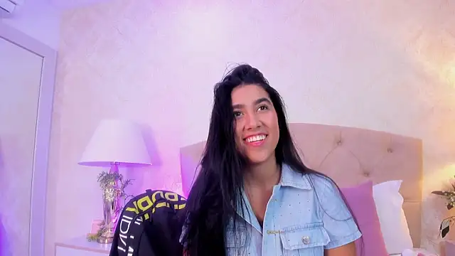 Mia Montess online show from July 2, 2026, 12:44 pm