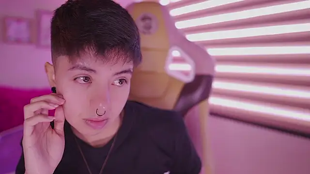 tommy blue online show from March 12, 2026, 12:55 pm