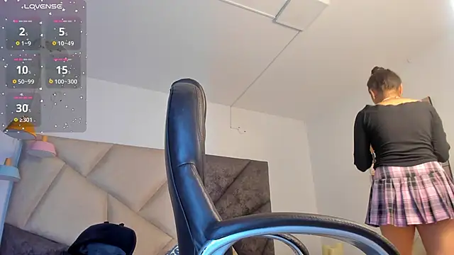 SaskiaGrendel online show from January 9, 2026, 11:50 pm