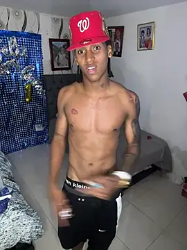 kyle ivo00 online show from January 12, 2026, 4:39 am