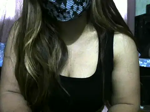 cute kuku online show from March 23, 2025, 1:42 am