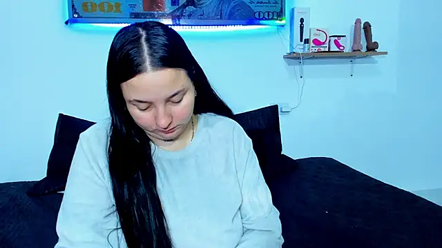 Celestte online show from March 20, 2025, 10:43 am