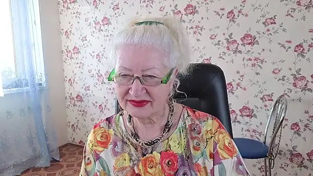 Maya Mayflower online show from September 21, 2025, 4:03 am