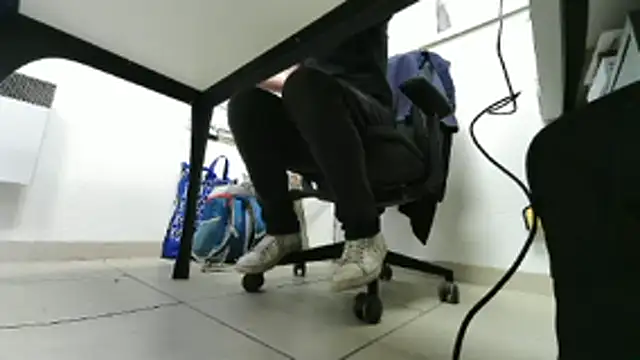 GM51-1988 online show from November 4, 2025, 4:06 pm