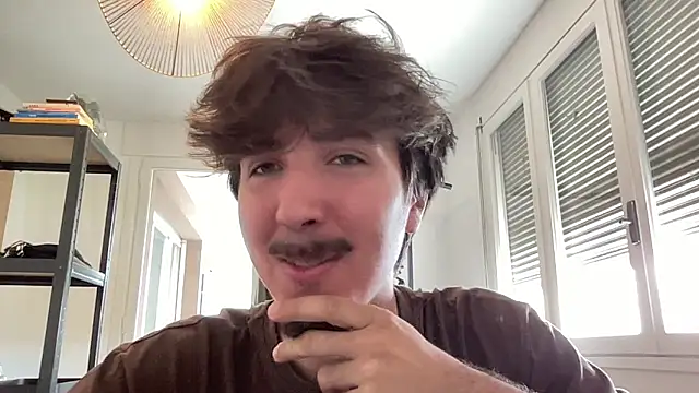 Snapshot of Pierroponey chatting on June 9, 2026, 11:11 am Pierroponey online show from June 9, 2026, 11:11 am