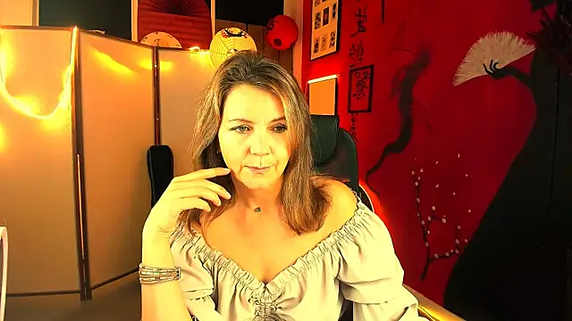 NicoleHitman online show from October 14, 2025, 1:45 pm