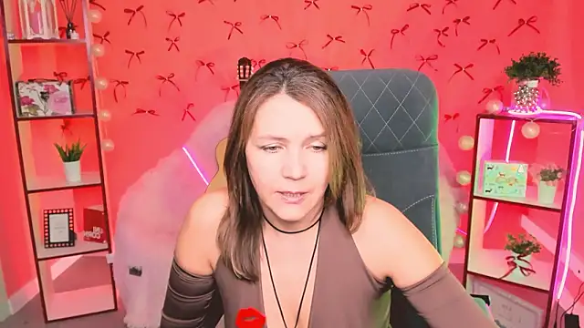 Snapshot of NicoleHitman chatting on January 31, 2026, 7:11 pm NicoleHitman online show from January 31, 2026, 7:11 pm