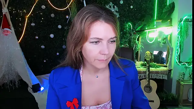 Snapshot of NicoleHitman chatting on February 1, 2026, 9:19 am NicoleHitman online show from February 1, 2026, 9:19 am