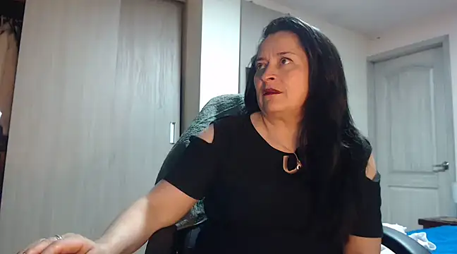 mia florens online show from March 20, 2025, 3:13 am
