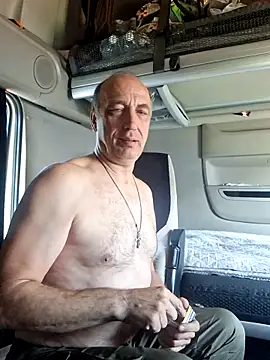 aleksis1313 online show from May 8, 2026, 7:03 am