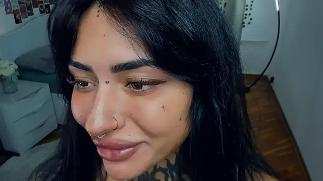 CharimgSabrina online show from October 12, 2025, 6:12 am