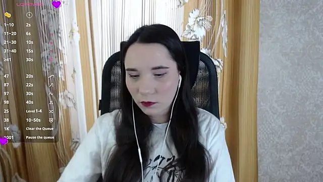 KateForLove online show from March 13, 2025, 10:15 am