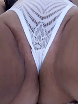 Snapshot of Sandra42 chatting on February 12, 2026, 1:39 pm Sandra42 online show from February 12, 2026, 1:39 pm