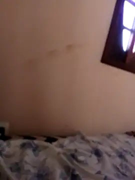 Snapshot of Sandra42 chatting on February 13, 2026, 11:06 am Sandra42 online show from February 13, 2026, 11:06 am