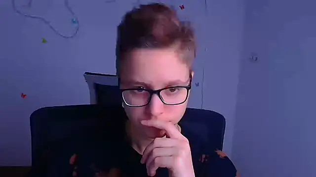 Bella Swannn online show from March 5, 2025, 12:11 pm