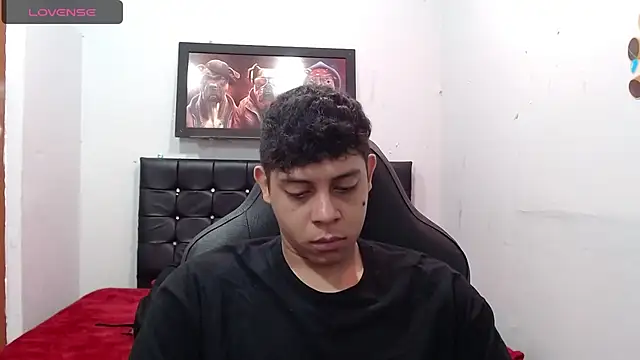 Snapshot of Alejandroo_22 chatting on March 13, 2025, 2:33 pm Alejandroo 22 online show from March 13, 2025, 2:33 pm