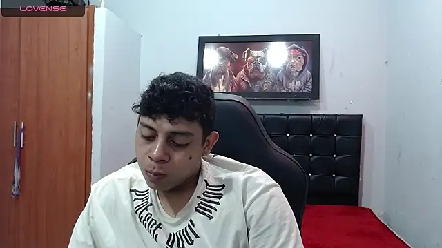 Snapshot of Alejandroo_22 chatting on March 17, 2025, 1:08 pm Alejandroo 22 online show from March 17, 2025, 1:08 pm