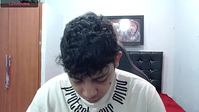 Snapshot of Alejandroo_22 chatting on March 17, 2025, 4:11 pm Alejandroo 22 online show from March 17, 2025, 4:11 pm