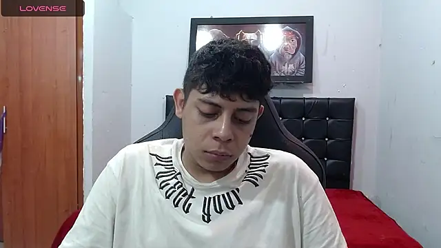 Snapshot of Alejandroo_22 chatting on March 17, 2025, 7:15 pm Alejandroo 22 online show from March 17, 2025, 7:15 pm