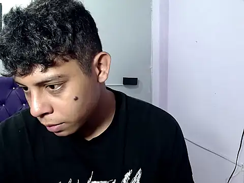 Snapshot of Alejandroo_22 chatting on September 11, 2025, 1:00 pm Alejandroo 22 online show from September 11, 2025, 1:00 pm