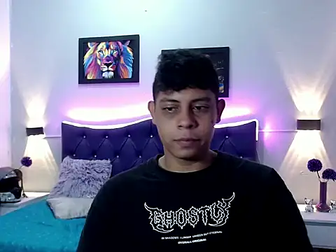 Snapshot of Alejandroo_22 chatting on September 12, 2025, 1:44 pm Alejandroo 22 online show from September 12, 2025, 1:44 pm