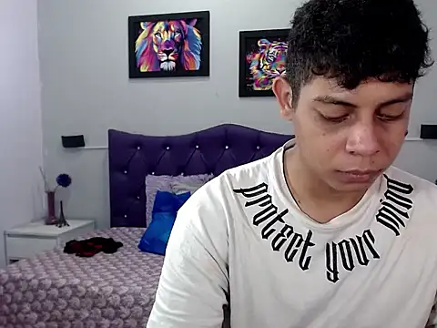 Snapshot of Alejandroo_22 chatting on September 22, 2025, 1:57 pm Alejandroo 22 online show from September 22, 2025, 1:57 pm