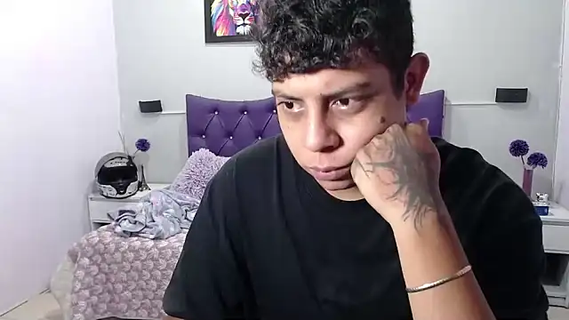 Snapshot of Alejandroo_22 chatting on October 8, 2025, 1:31 pm Alejandroo 22 online show from October 8, 2025, 1:31 pm