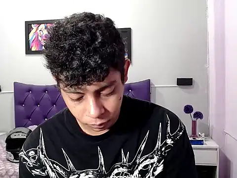 Snapshot of Alejandroo_22 chatting on October 17, 2025, 1:14 pm Alejandroo 22 online show from October 17, 2025, 1:14 pm