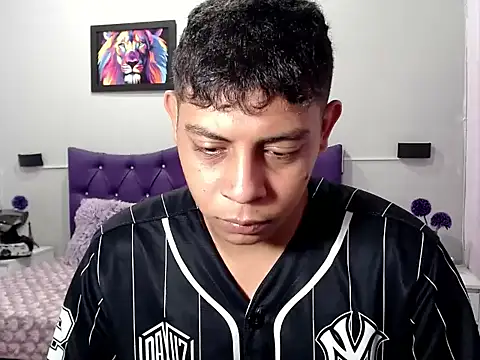 Snapshot of Alejandroo_22 chatting on October 27, 2025, 2:32 pm Alejandroo 22 online show from October 27, 2025, 2:32 pm