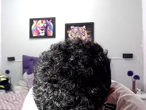 Snapshot of Alejandroo_22 chatting on December 4, 2025, 2:15 pm Alejandroo 22 online show from December 4, 2025, 2:15 pm