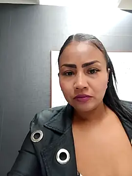 Ariana Rodriguez online show from March 11, 2025, 3:23 pm