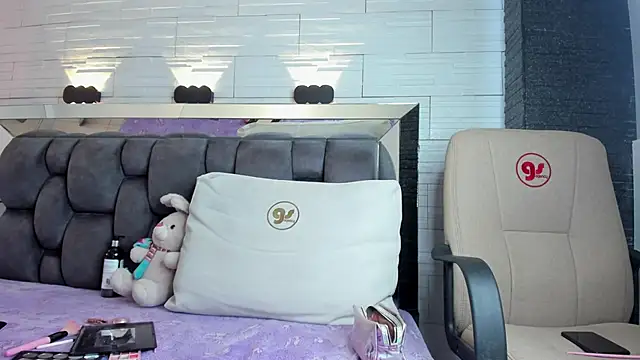 jade heartt online show from November 11, 2025, 6:41 pm