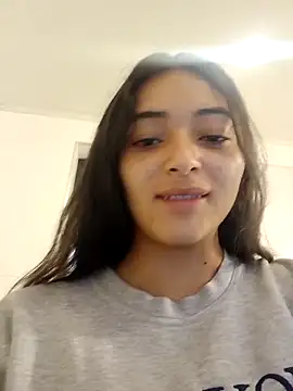 Valen Person online show from October 31, 2025, 3:24 pm