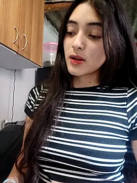 Valen Person online show from December 2, 2025, 5:08 pm