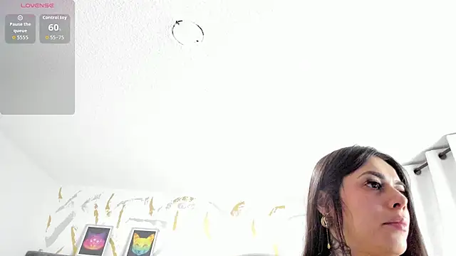 Snapshot of Cristal_Velle chatting on November 4, 2025, 12:37 pm Cristal Velle online show from November 4, 2025, 12:37 pm