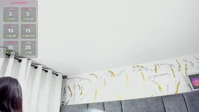 Snapshot of Cristal_Velle chatting on November 15, 2025, 3:08 pm Cristal Velle online show from November 15, 2025, 3:08 pm