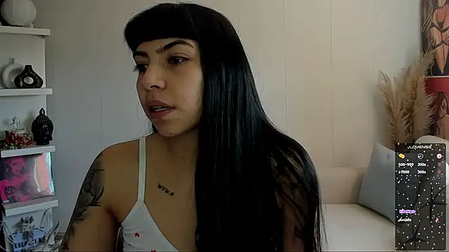 Saraa Desiree online show from September 22, 2025, 3:47 pm
