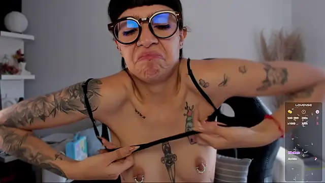 Saraa Desiree online show from January 10, 2026, 4:42 pm