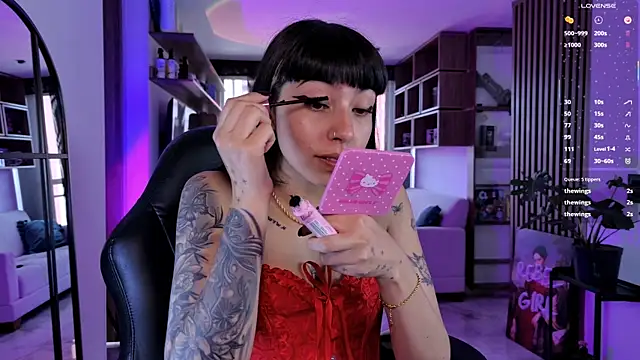 Saraa Desiree online show from April 2, 2026, 3:09 pm