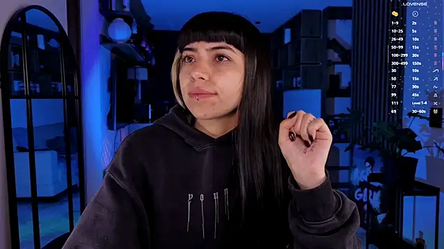 Saraa Desiree online show from April 10, 2026, 6:40 am