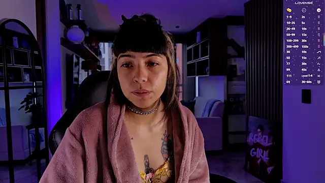 Saraa Desiree online show from April 13, 2026, 3:28 pm