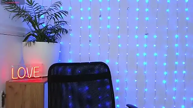 neferutt online show from January 14, 2026, 3:28 pm