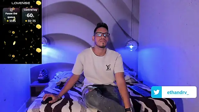 ETHAN DRAVEN online show from October 14, 2025, 7:14 pm